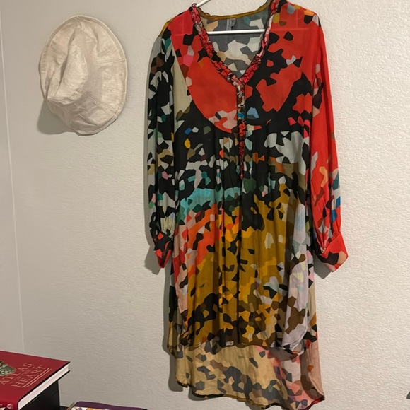 Anthropologie abstract tunic - Picture 3 of 6